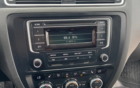 Volkswagen Jetta VI, 2014 год, 790 000 рублей, 11 фотография