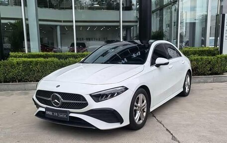 Mercedes-Benz A-Класс, 2023 год, 2 100 000 рублей, 2 фотография