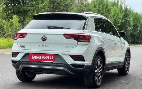Volkswagen T-Roc I, 2022 год, 1 930 000 рублей, 4 фотография