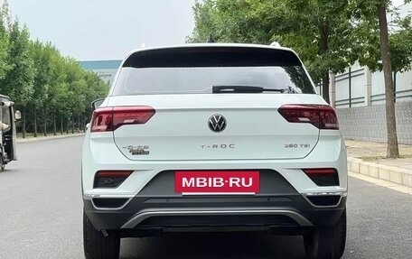 Volkswagen T-Roc I, 2022 год, 1 930 000 рублей, 5 фотография