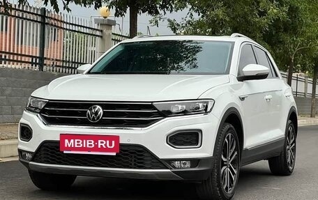 Volkswagen T-Roc I, 2022 год, 1 930 000 рублей, 3 фотография