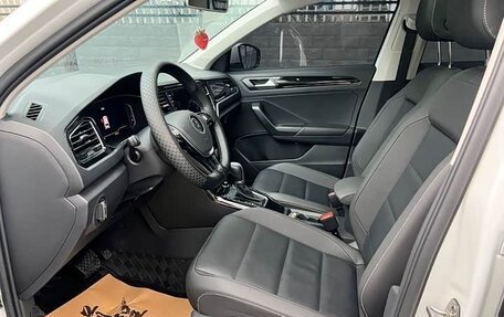 Volkswagen T-Roc I, 2022 год, 1 930 000 рублей, 9 фотография