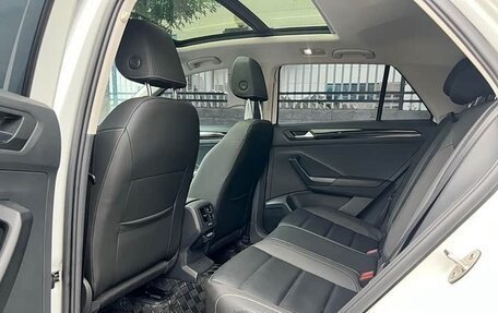 Volkswagen T-Roc I, 2022 год, 1 930 000 рублей, 10 фотография