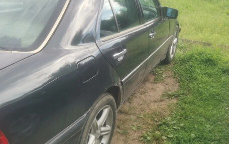 Mercedes-Benz C-Класс, 1994 год, 170 000 рублей, 3 фотография