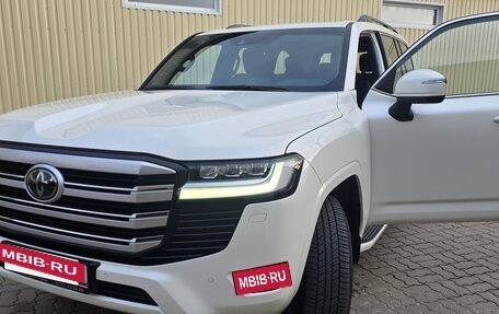 Toyota Land Cruiser, 2022 год, 11 350 000 рублей, 31 фотография