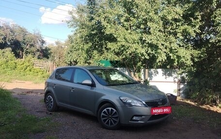 KIA cee'd I рестайлинг, 2011 год, 700 000 рублей, 4 фотография