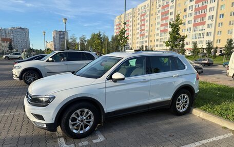 Volkswagen Tiguan II, 2017 год, 2 400 000 рублей, 3 фотография