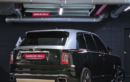 Rolls-Royce Cullinan, 2023 год, 33 000 000 рублей, 2 фотография