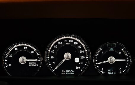 Rolls-Royce Cullinan, 2023 год, 33 000 000 рублей, 13 фотография