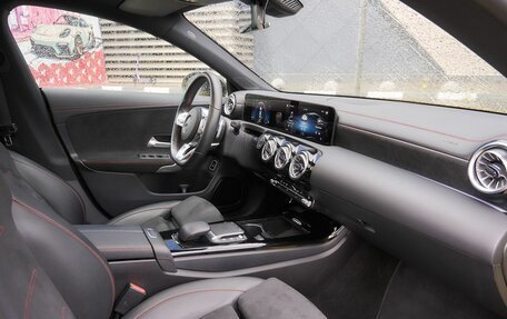 Mercedes-Benz CLA, 2021 год, 3 080 000 рублей, 6 фотография