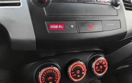 Mitsubishi Outlander III рестайлинг 3, 2010 год, 1 130 000 рублей, 15 фотография