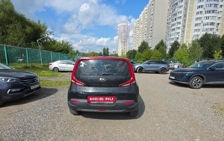 KIA Soul II рестайлинг, 2019 год, 2 300 000 рублей, 5 фотография