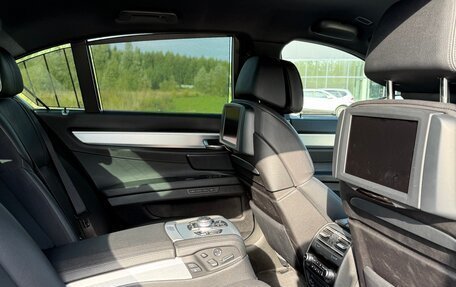 BMW 7 серия, 2011 год, 2 400 000 рублей, 17 фотография
