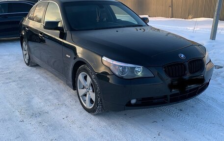 BMW 5 серия, 2005 год, 900 000 рублей, 1 фотография
