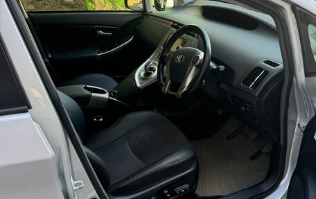 Toyota Prius, 2013 год, 1 600 000 рублей, 10 фотография