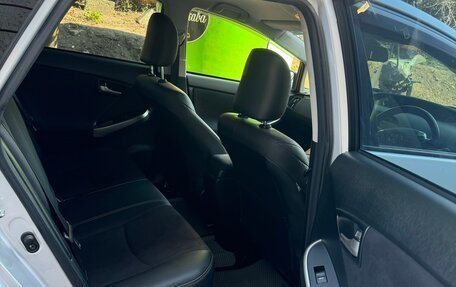 Toyota Prius, 2013 год, 1 600 000 рублей, 8 фотография