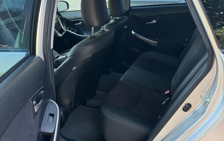 Toyota Prius, 2013 год, 1 600 000 рублей, 14 фотография