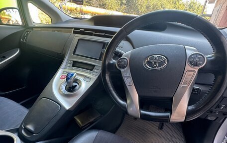 Toyota Prius, 2013 год, 1 600 000 рублей, 16 фотография