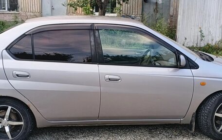 Toyota Prius IV XW50, 1999 год, 250 000 рублей, 2 фотография