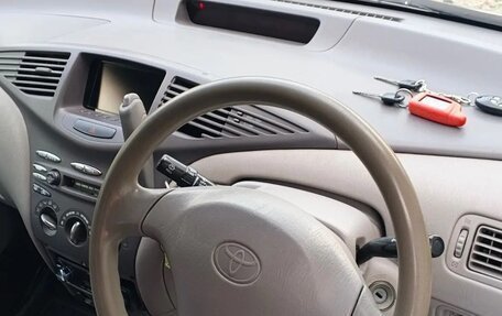 Toyota Prius IV XW50, 1999 год, 250 000 рублей, 6 фотография