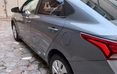 Hyundai Solaris II рестайлинг, 2017 год, 1 100 000 рублей, 3 фотография