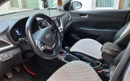 Hyundai Solaris II рестайлинг, 2017 год, 1 100 000 рублей, 9 фотография