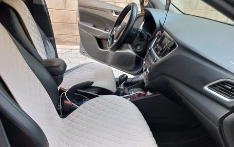 Hyundai Solaris II рестайлинг, 2017 год, 1 100 000 рублей, 14 фотография