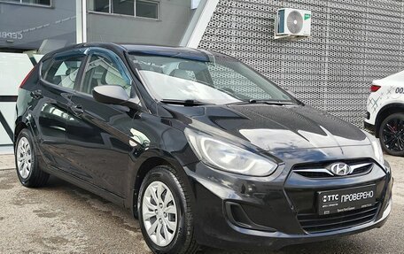 Hyundai Solaris II рестайлинг, 2011 год, 680 000 рублей, 3 фотография