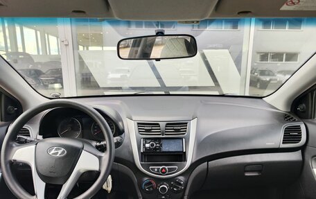 Hyundai Solaris II рестайлинг, 2011 год, 680 000 рублей, 17 фотография