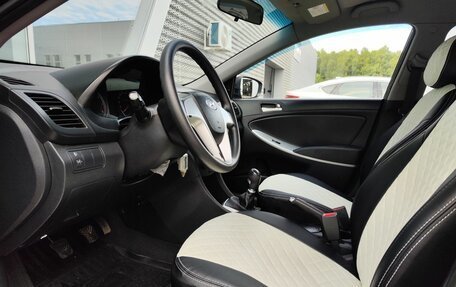 Hyundai Solaris II рестайлинг, 2011 год, 680 000 рублей, 20 фотография