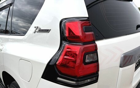 Toyota Land Cruiser Prado 150 рестайлинг 2, 2022 год, 6 000 000 рублей, 11 фотография