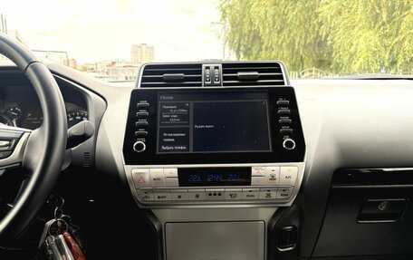 Toyota Land Cruiser Prado 150 рестайлинг 2, 2022 год, 6 000 000 рублей, 17 фотография