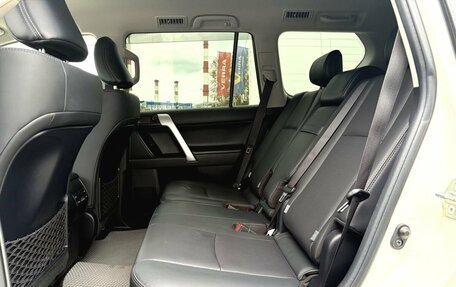 Toyota Land Cruiser Prado 150 рестайлинг 2, 2022 год, 6 000 000 рублей, 20 фотография