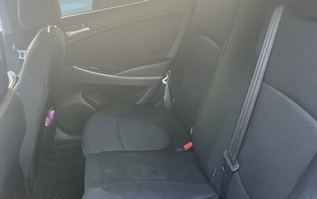 Hyundai Solaris II рестайлинг, 2015 год, 950 000 рублей, 4 фотография