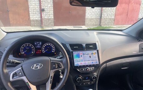 Hyundai Solaris II рестайлинг, 2015 год, 950 000 рублей, 6 фотография