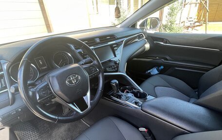 Toyota Camry, 2018 год, 2 690 000 рублей, 4 фотография
