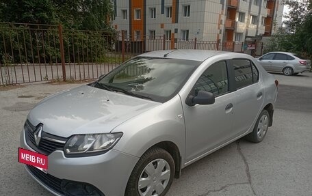 Renault Logan II, 2016 год, 580 000 рублей, 3 фотография