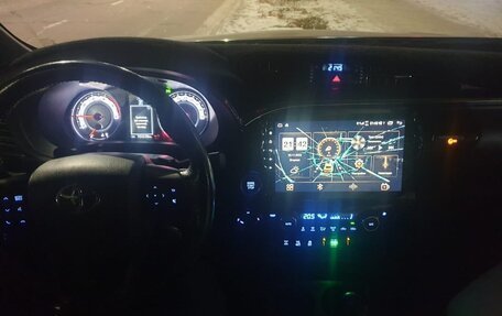 Toyota Hilux VIII, 2019 год, 4 300 000 рублей, 6 фотография