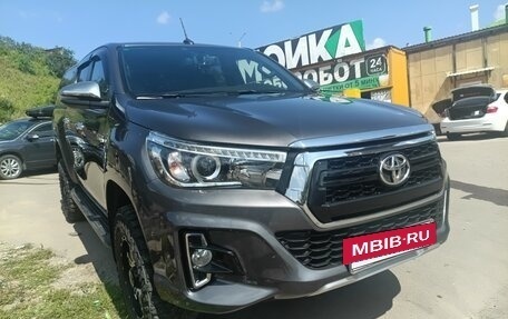 Toyota Hilux VIII, 2019 год, 4 300 000 рублей, 8 фотография