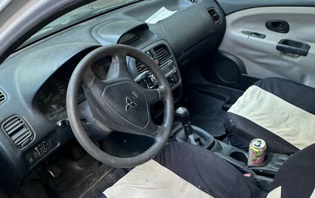 Mitsubishi Carisma I, 2001 год, 58 000 рублей, 13 фотография