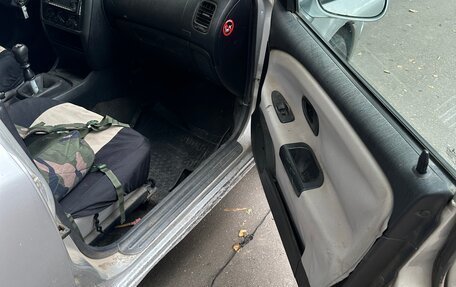 Mitsubishi Carisma I, 2001 год, 58 000 рублей, 15 фотография