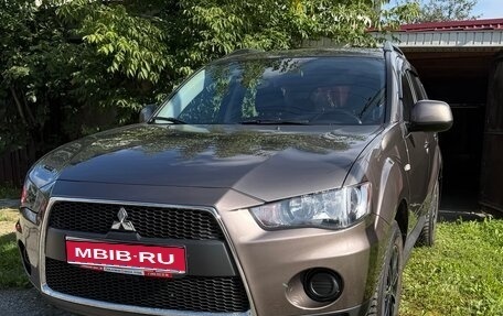 Mitsubishi Outlander III рестайлинг 3, 2012 год, 1 550 000 рублей, 1 фотография