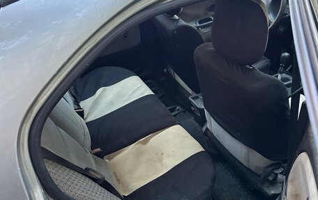 Mitsubishi Carisma I, 2001 год, 58 000 рублей, 22 фотография
