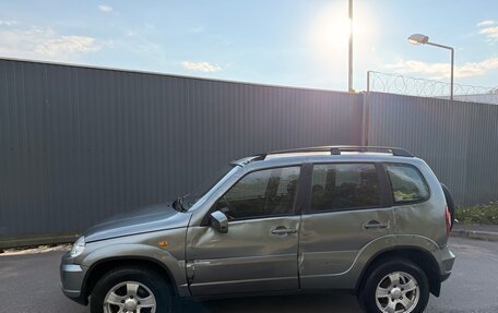 Chevrolet Niva I рестайлинг, 2010 год, 170 000 рублей, 3 фотография