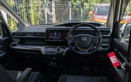 Honda Stepwgn IV, 2018 год, 2 550 000 рублей, 6 фотография
