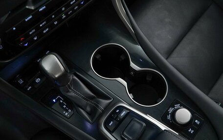 Lexus RX IV рестайлинг, 2019 год, 3 499 999 рублей, 24 фотография