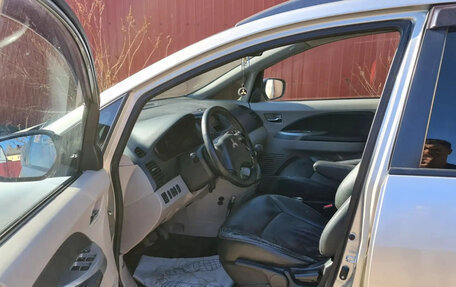 Mitsubishi Grandis, 2008 год, 800 000 рублей, 7 фотография