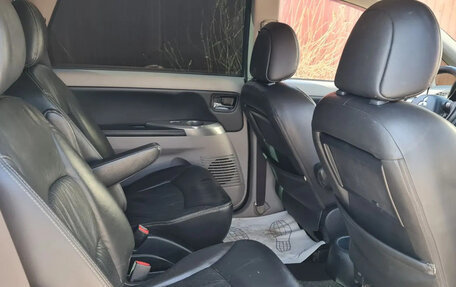 Mitsubishi Grandis, 2008 год, 800 000 рублей, 11 фотография
