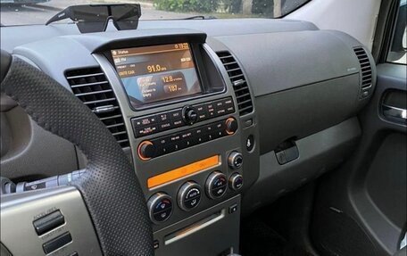 Nissan Pathfinder, 2006 год, 990 000 рублей, 10 фотография