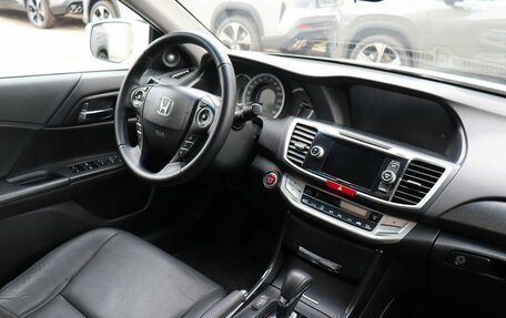 Honda Accord IX рестайлинг, 2013 год, 1 550 000 рублей, 11 фотография